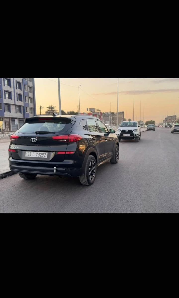 هونداي توسان 2021 
محرك 2000
بصمه تشغيل وبصمه ابواب 
كشن كهرباء
شاشه كار بلي
تحديد مسار 
كامرا دواره 
لايت عالي ناصي زنون 
على ايدي صار سنتين 
حادثهه جاملغ امامي وحافه البنيد السياره احلى من الصور  ماشي64 
السعر 148وبيهه مجال بسيط 
العنوان بغداد البلديات للستفسار ***********
