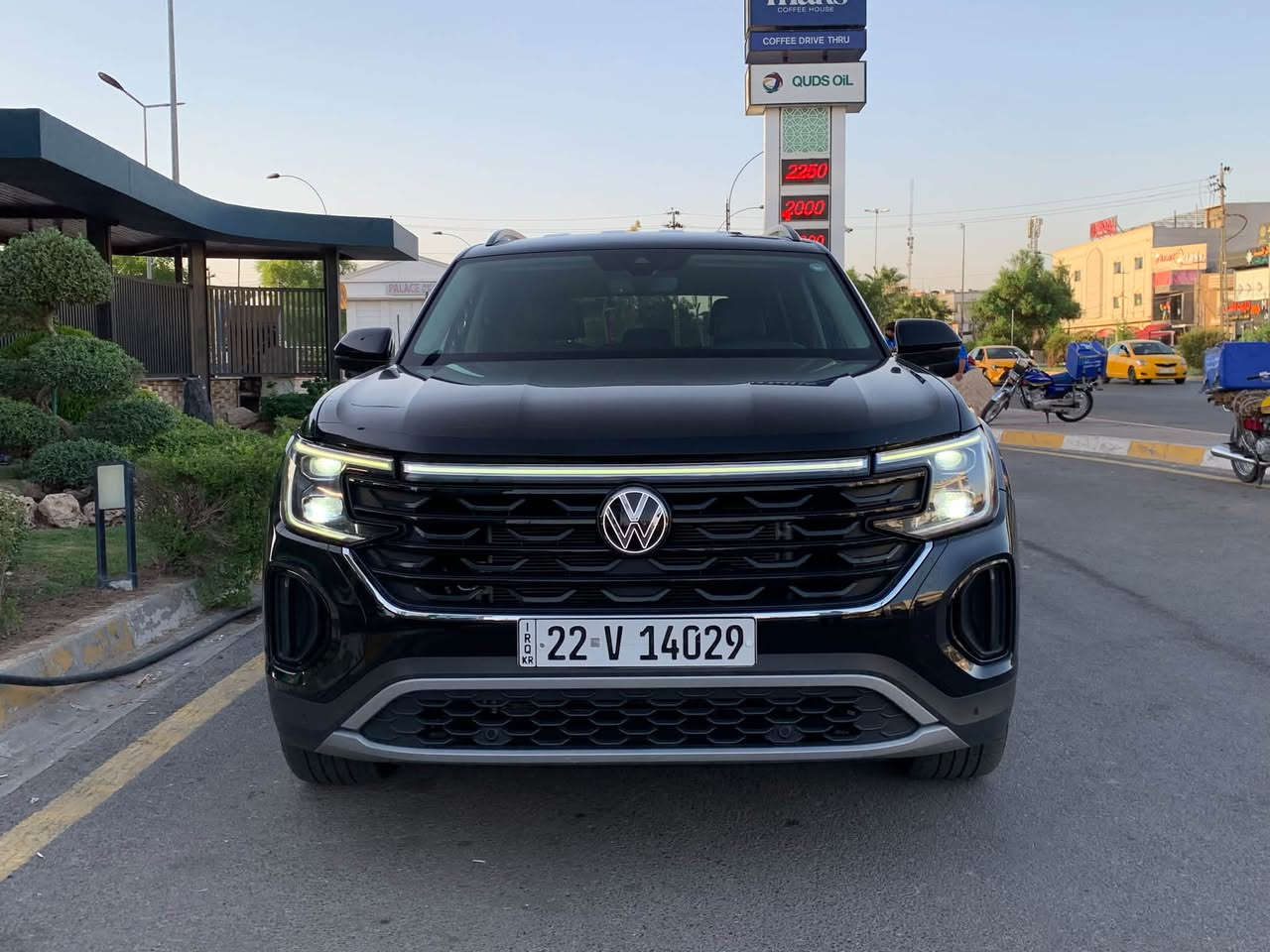 Volkswagen Atlas 24 SE 🇩🇪
فولكس واكن اطلس ٢٠٢٤ se للبيع  

ماشي  السيارة 38 الف كم حقيقي 
محرك 2.0 توربو + كير شرط
270حصان/370 نيوتن متر
مواصفات السيارة كالتالي
تحديد مسار📍
تثبيت سرعة  💯
ابل كار بلي + اندرويد اوتو 📱 

7 راكب 👥
شحن لاسلكي
عدادات ديجتال
تدفئة كشنات + الستيرن
6 وضعيات قيادة 
انارات iq led
حساسات 360 درجة 
نظام قيادة ذكي
ناقل حركة أوتوماتيكي 8 سرعات 4motion
تشغيل عن بعد
دخول ذكي
تشغيل ذكي
انارات ترحيب
نقاط عمياء
كشنات جلد
شاشة معلومات
تحكم الشاشة عن بعد 
تحكم صوتي 
قطع تبريد 3
فتح صندوق ذكي
صندوق اوتوماتيكي
اوتو هولد
اوتو ستارت/ستوب
هاند بريك كهربائي
كشنات كهرباء

سيارة بيها رأس البونيت صبغ و شبر تعديل بارد فقط 
بدون دواخل بدون ايرباك  💫

سعر  285 وبيها مجال  💵 

شرط التحويل

للتواصل على الرقم
***********
***********
متوفر واتساب او اتصال

مكان السيارة:كركوك  📍
