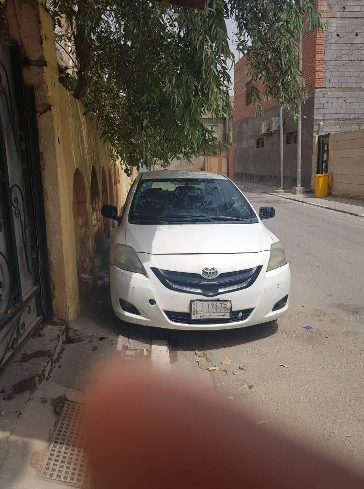 تيوتة يارس للبيع السيارة جاهزة بسمي سنويتهة منتهية صار سنتين مكينتهة الف وخمسمية  المكينة ستوني شادهة  سعرهة 63وبيهة مجال  للستفسار *********** البصرة, العراق
