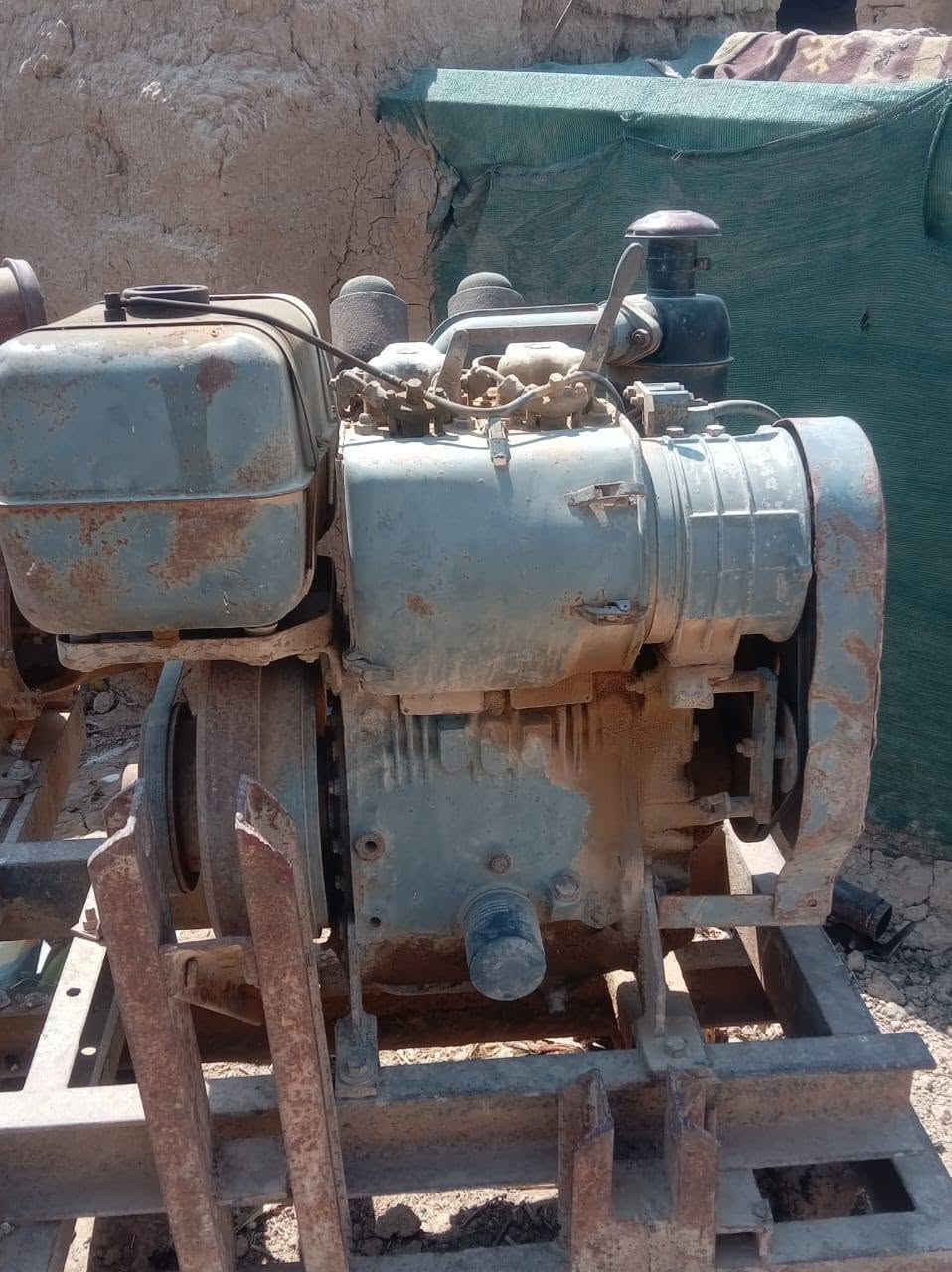 السلام عليكم يوجد محرك اردني دويز للبيع محرك بالشرط بعده شركه المكينه مالته 2بستم من يرغب بالشراء الاتصال ***********
