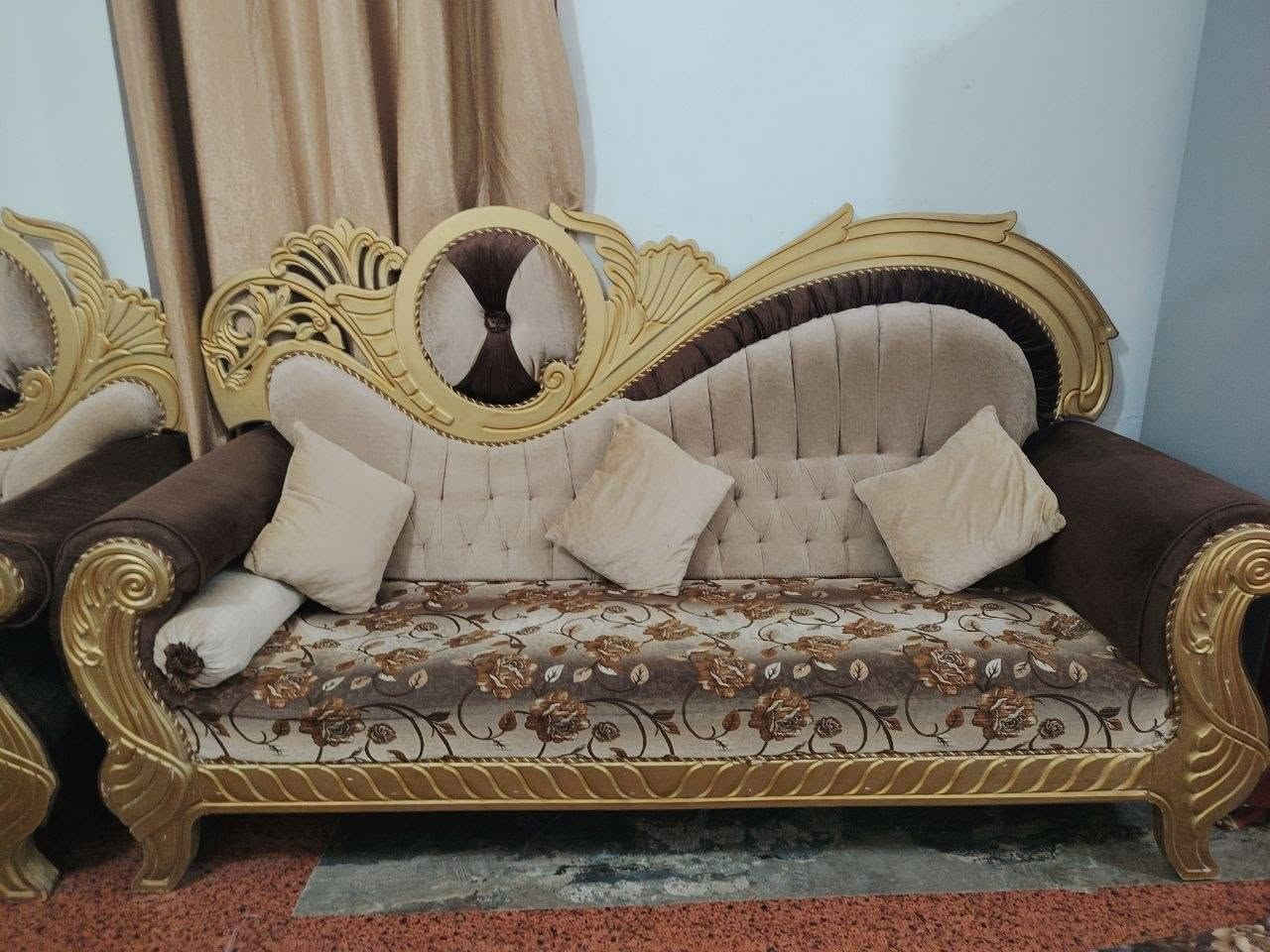 السلام عليكم تخم ملكي10مقاعد 11كوشة وياه السعر 250العنوان هيت حي البكر قرب مدرسة القاهرة للاستفسار ***********
