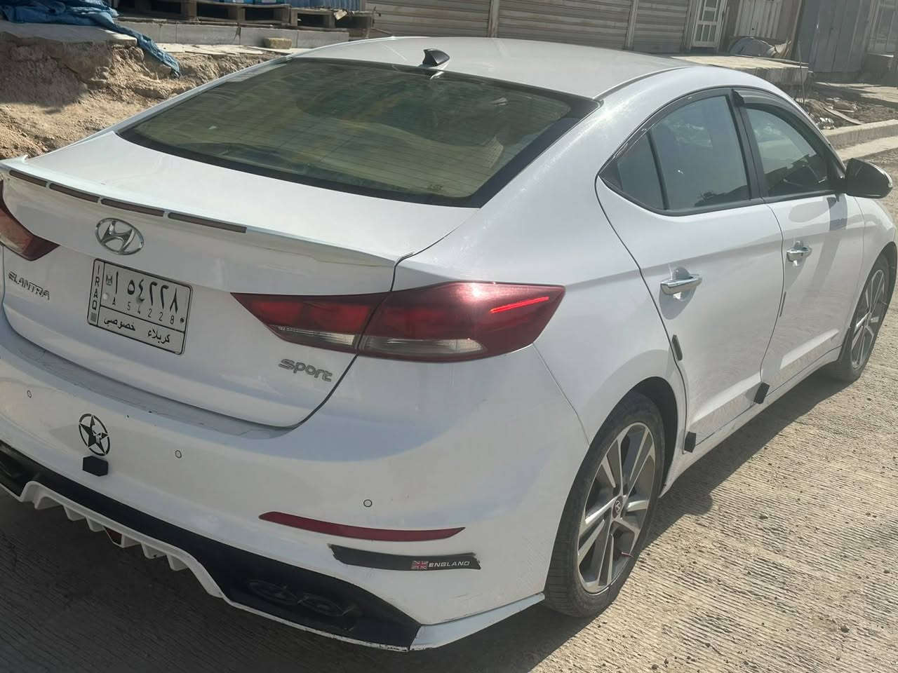 النترا ٢٠١٨ سوبر خليجي محرك ٢٠٠٠ دوش ماشية ١٢٢ الف سوبر سبورت مبدل بنيد فقط بدون اي حادث شواصي لغود بجم كلة مكفول تحكم جهتين شاشة حساسات فتحة سقف مري شفط ٣ مودات قيادة مكانها مركز الحلة رقم كربلاء باسمي 
سعرها 135 وبيها مجال
للاستفسار ‎مراسلة ⁨‎***********⁩

