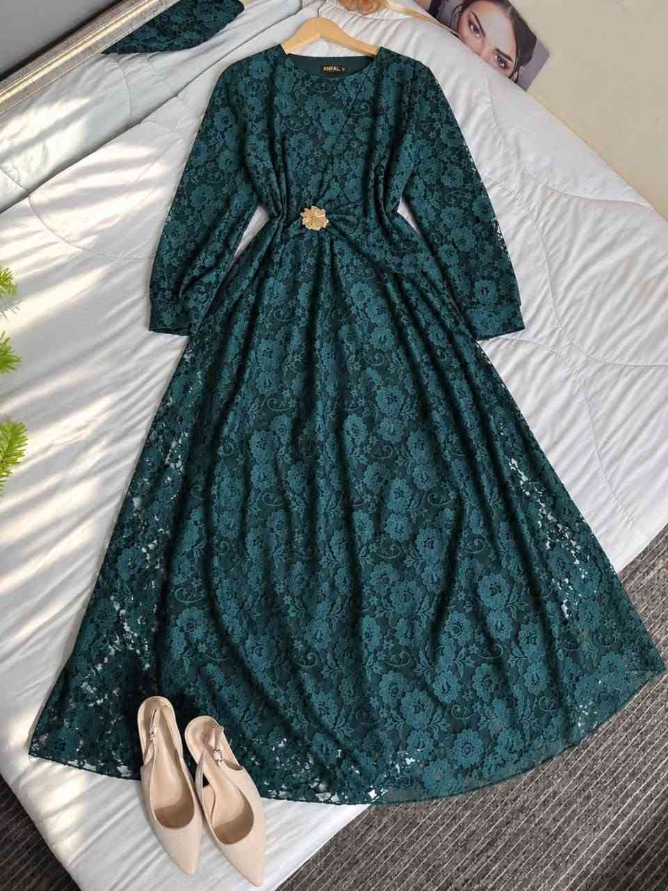فستان مناسبات كيبور 😍
للحجز ***********
السعر ٣٧ الف
  نوع الخامه كيبور مبطن تركي 
المقاسات   38-40-42-44-46-48
لمسة

نص مكتوب في الصور:
- 8223-37