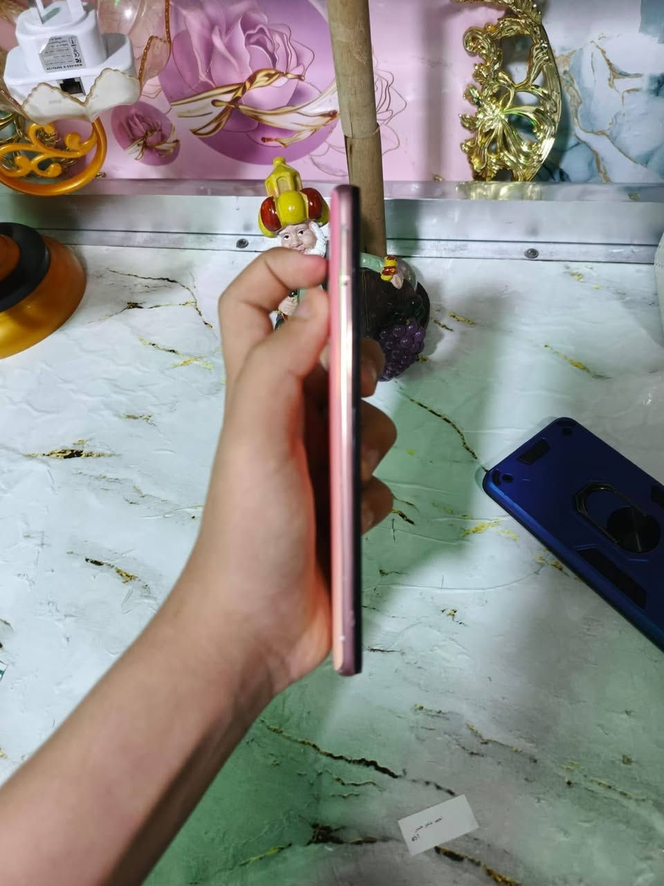 تخفيض تخفيض قوي
.

🔥📱 للبيع Samsung Galaxy A51 — 6/128GB 📱🔥

📌 الرام: 6GB
📌 الذاكرة: 128GB
📌 المعالج: Exynos 9611 ثماني النواة
📌 الكاميرات: خلفية رباعية 48MP + 12MP + 5MP + 5MP
📌 السيلفي: 32MP
📌 البطارية: 4000mAh مع شحن سريع 15W
📌 USB Type-C
📌 بصمة بالوجه
📌 يدعم شريحتين + MicroSD

⚠️ حالة الجهاز:
الشاشة مستبدلة وبيها 3 شعرات، واللمس شغال.
🔍 ضمان فحص بباب البيت فقط 

📍 بغداد – حي العامل
🚫 ماكو توصيل

💰 السعر: ٧٠  الف بيه مجال

رقم 
***********
