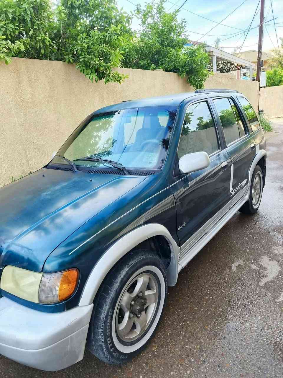 سياره سبورتج موديل 99 سيارة حلوه مابيه صبغ ولاتصليح بيه مشكله كهرباء جام ماينزل ودشبول طافي حداده ومحرك مانقصه شي السعر 40وبيه مجال مكان اعوريج اقواس بغداد ***********
