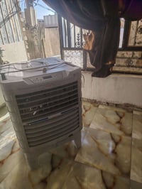 مبردة حجم كبير نضيفة حيل سعر ٩٠ مكان ساحة عدن 07714332437