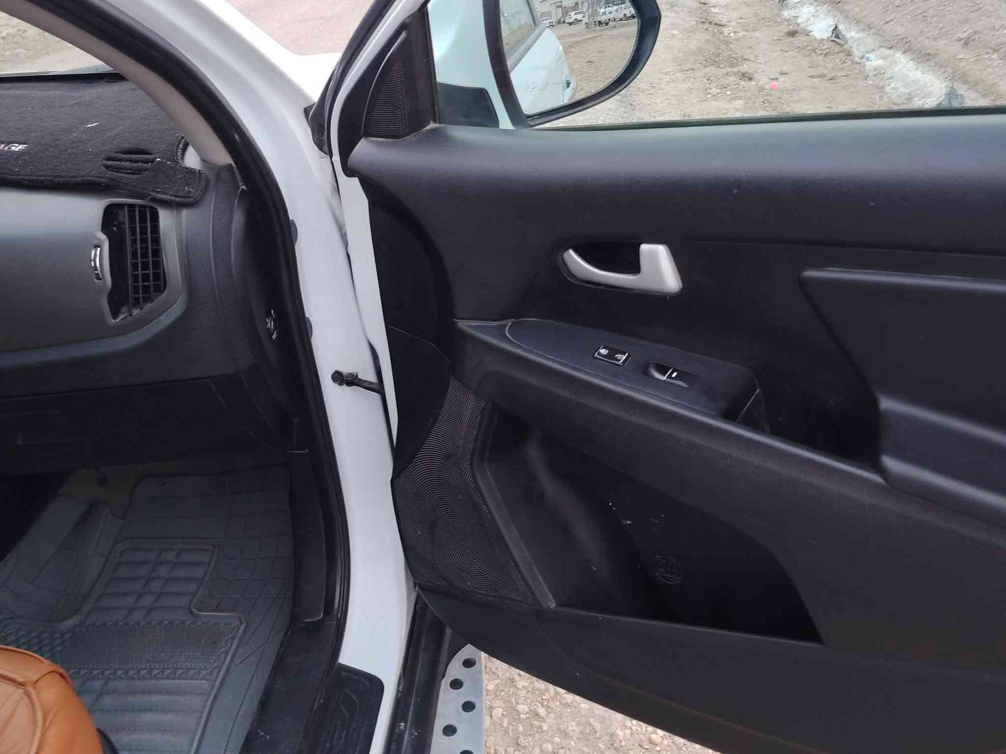 سبورتج2017 خليجي
رقم مثنى  انكليزي باسمي 

لون ابيض 

حساس خلفي 

كاميرة خلفي 

تحكمات ستيرن 

مثبت سرعة 

نظام ايكو 

نظام Abs 

ثلاجة بالجكمجة 

لد نهاري 

تحكم عدسه

اشارة بالمراية 

ويل كب حجم 18 

كشنات مخمل 

مكينة 2000 دوش
منظومة بانزين جديدة كاملة - منظومة تبريد جديدة كاملة - تخم تاير جديد - باتري جديد - منظومة الماء (تبريد المحرك) جديدة كاملة - صدر امامي خلفي كلة جديد اصلي - 

سيارة مكفولة من الصبغ فقط بيها باىد بسيط بطرف بنيد

سيارة نظيفة مال بيت و متعوب عليها و بالعافية ع ياخذها 
السعر 145 و بيها مجال قليل

مكان السيارة ديوانيه قضاء عفك
لاستفسار
***********
