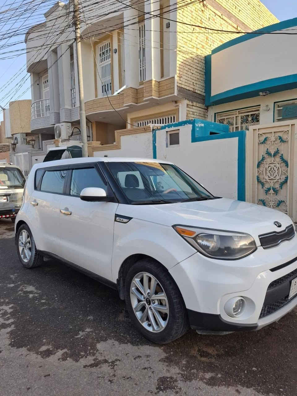 كيا سول (Kia Soul) - موديل 2019
السيارة موجودة في كربلاء، وجاهزة للتحويل المباشر ثاني يوم (السنوية باسمي).
​المحرك: 2000 GDI
​ماشية: 89 الف ميل
​الرقم: بغداد
​شاشة كاربلاي (CarPlay) مع كاميرا خلفية.
​الضرر في البنيد والجاملغات الامامية
​يوجد صبغ في ربع الباب الخلفي، الجاملغ الخلفي
​السعر: 99 ورقة وبيها مجال للشراي.
​للتواصل والاستفسار:
📞 ***********
📞 ***********
