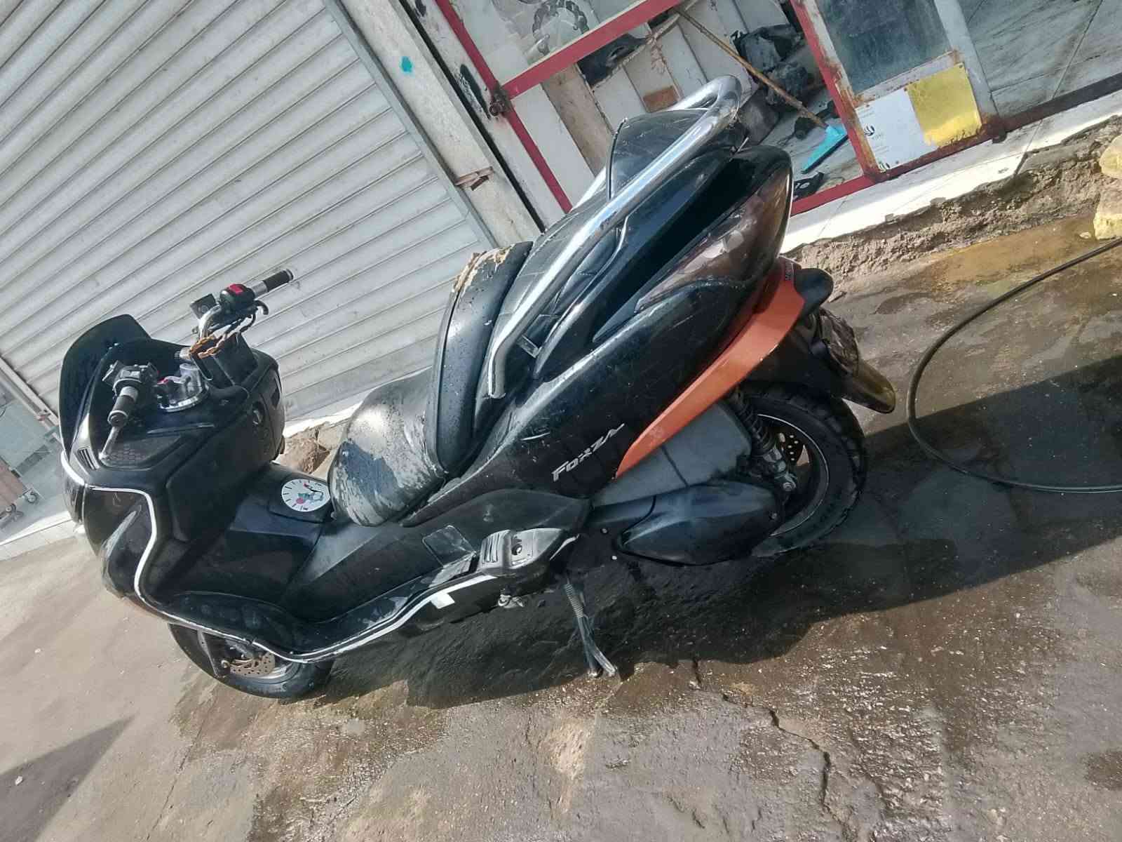 للبيع فورزة 08
دراجة جاهزه من كلشي محرك برقي ما مفتوح
كهربأيات كامله
السعر 700 وبيها مجال مكاني ابي الخصيب باب طويل ***********
