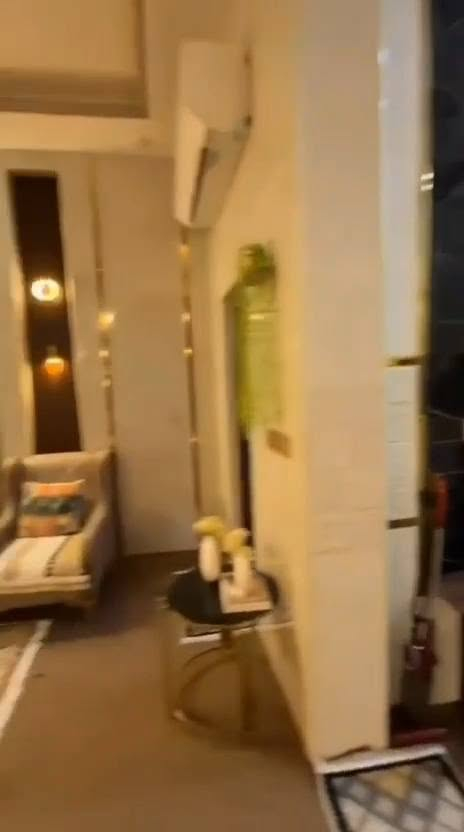 كربلاء_🏠 ٥٠م طابقين داخل الولايه منطقه باب السلالمه قرب الإمام الحسين يبعد ١٠دقائق عن الإمام ..يتكون من♦️ الطابق الأول صاله مع ♨️ مطبخ نظام تركي وصحيات ..♦️ والطابق الثاني غرفتين نوم وصحيات وسطح ..بيت حديث ..طابو زراعي سند ٢٥ إقرار محكمه من المالك مباشرة علما ان صاحب البيت هو نفسه صاحب السند سعر👈 ١٧٥مليون قابل للتفاوض ..للاستفسار مكتب الأوس للعقار ابو سجاد*********** ابو وائل *********** علما ان تفاوض مع صاحب البيت مباشر ..البيت داخل الولايه قريب عل الإمام كربلاء, العراق
