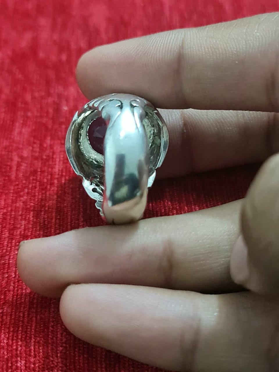 ياقوت • صياغة ثقيلة • توصيل متوفر