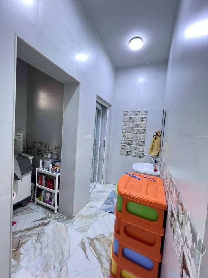 دار للبيـــــــــــــــــــــع

السعر ١٨٠ مليون وبي مجال

مساحه ٢٠٠ متر

الواجهه ١٠ متر

طابو صرف باسم شخص واحد

طابق واحد غرفتين نوم
وصاله وهول ومطبخ ومجمع صحيات
بناء حديث سقوف مغربيه

العنوان بكرلي الأولى

الفرع مقابل قسم صحه
قرب أسواق جنات

***********
***********
