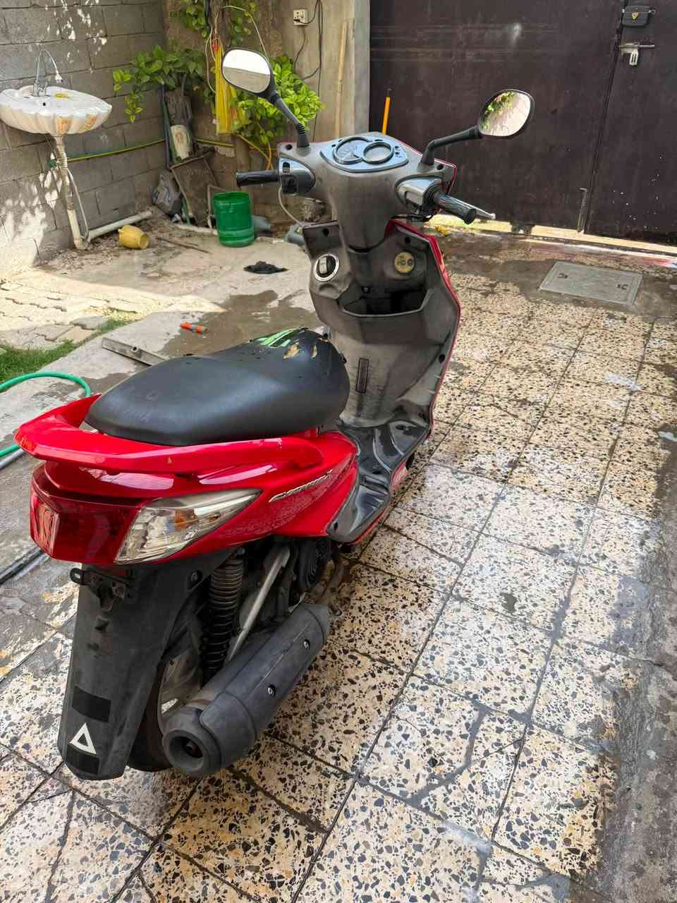 سكنس فحل ياباني نوزل الدراجه شويه بيهه شخوط المكينه ممفتوحه رايدهه ب١١٠٠ هذا رقمي ***********
