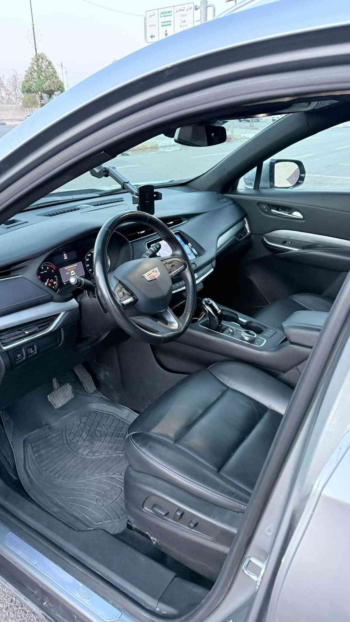 السلام عليكم من رخصة الادمن
2023 Cadillac XT4, Premium Luxury 

كديلاك للبيع او مراوس حسب القناعه 

  ضرر السيارة صار عندي باب وجاملغ صبغ  ومنزلك صور الضر وتجي  تفحص وتجيك عل راحتك السياره حلوه وخير من الله كامله  مكمله  ومرقم معوقين ديالى باقيلها سنتين وتصير حره اسويلك وكاله وتنازل بل سياره الكتاب بسمي واني المستورد مكاني ديالى بعقوبة المركز لاستفسار رقمي  ( *********** )تصل عليه وتدلل وعيوني الك
