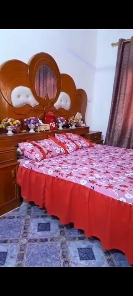 مكلف بلنشر غرفه تسكام نجاره صاج داخل وخارج تكمه 750وبيه مجال مكانه سده للاستفسار الاتصال بالرقم ***********
