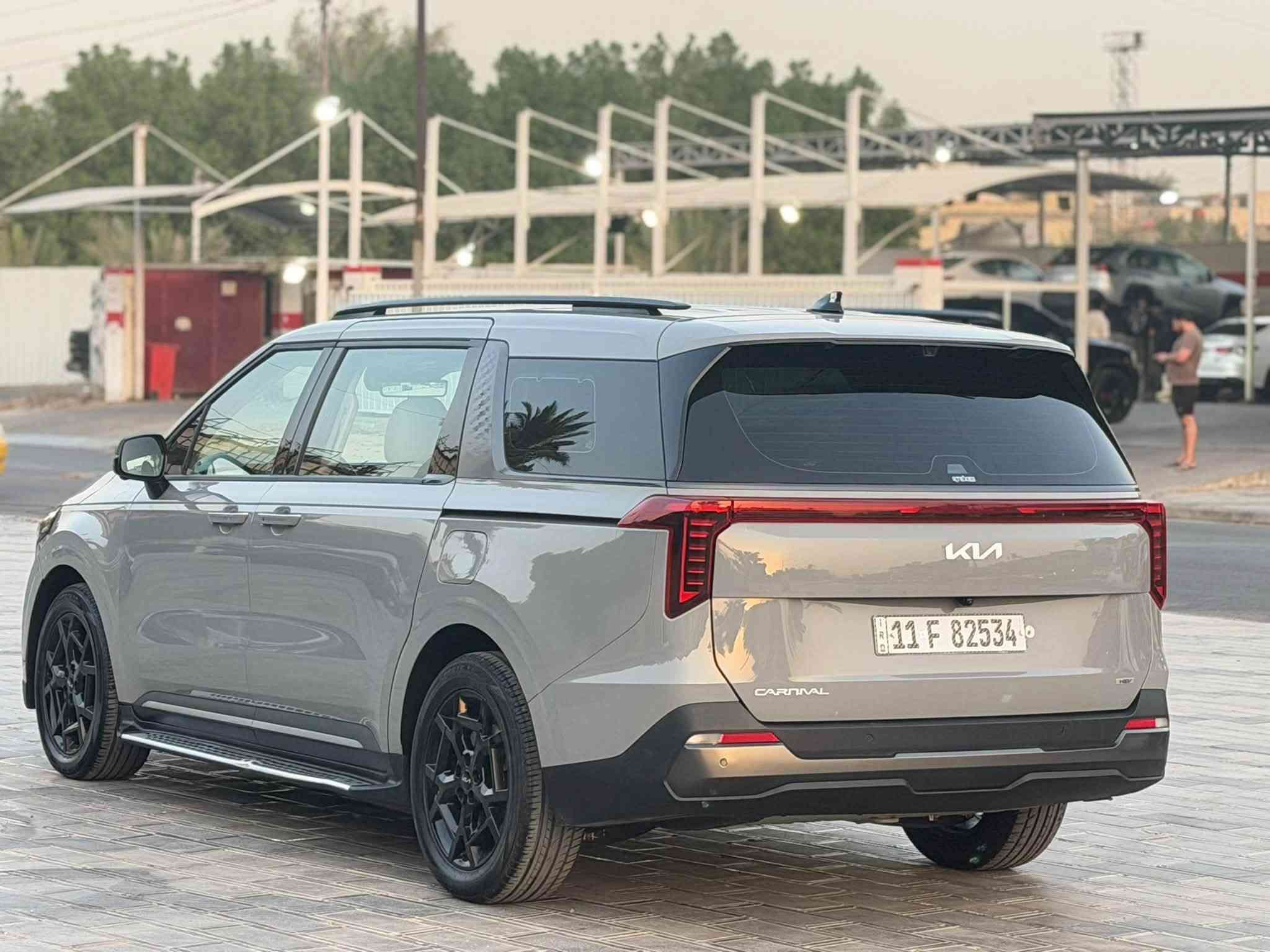 ياالله

السلام عليكم 

كيا كرنفال هايبرد 2025 SX برستيج وارد كوري 

Kia Carnival Mpv Sx Prestige 2025 1.6 Hybrid  

 

                  Hybrid حجم المكينه : 1.6 تيربو + هايبرد 

         المسافه المقطوعه : 42 الف كيلو 

  

#مواصفاتها 

1.شاشه امامي 

2.كامرات 360

3.بصمه

4. اوتوبارك تروح وتجي بالريمونت

5.ويل كب اسود

6. تشغيل عن بعد

7.حساسات خلفي امامي

8.بيبان كهرباء

9.لايتات لد

10.لايتات زنون

11.بكلايتات لد

12.اشاير بالمري

13.رادارات 360

14.كشنات جلد مشمشي

15.ثلاث قطع تبريد

16.هيترات بالكشنات حار بارد امامي خلفي

17.هندبريك بصمه

18.شحن وايرليس

19.هيتر بالاستيرن

20.كشافات 

21.مري شفط

22.كشنات كهرباء امامي خلفي

23.كشن السايق ميمري

24.تحديد مسار

25.نظام ايكو سبورت عادي

26. شاشات خلفية ايباد

27.كامرات محيطية داخل السياره

28. داش كام 

فول موصفات 1/1 جاهزه مرقم بغداد 

🟩 السعر  _ 285 مرقم بغداد وبيها مجال

تفاصيل اكثر هذا رقمي *********** تحياتي 

مكان السياره بغداد حي الجامعه
