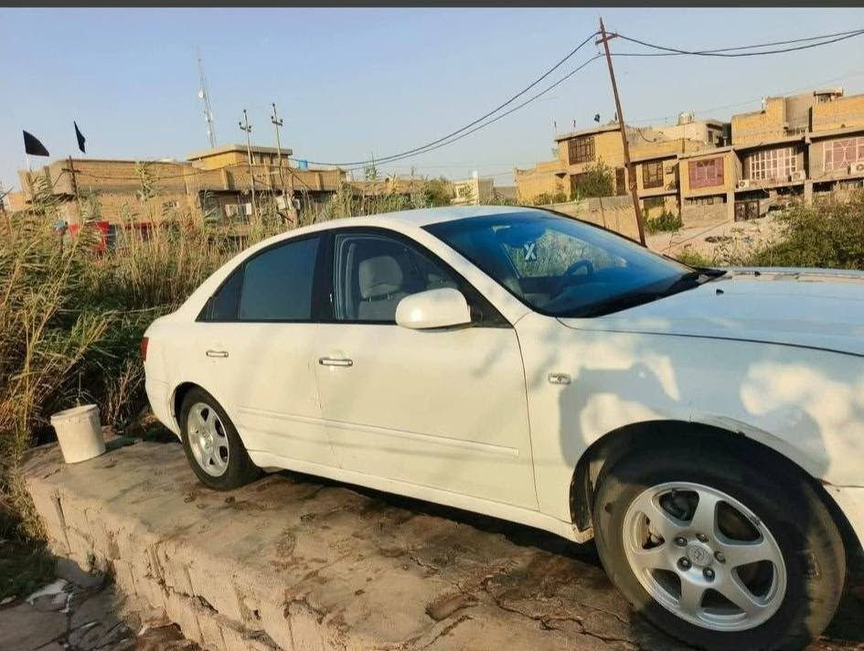 سلام عليكم بيع سياره سوناتا أدوات 2007 غاز وبانزين مشترك محرك 2000دوش تبريد ثلج تخم تاير حداديه عنوان واسط رقم *********** سعر 40 بيها مجال
