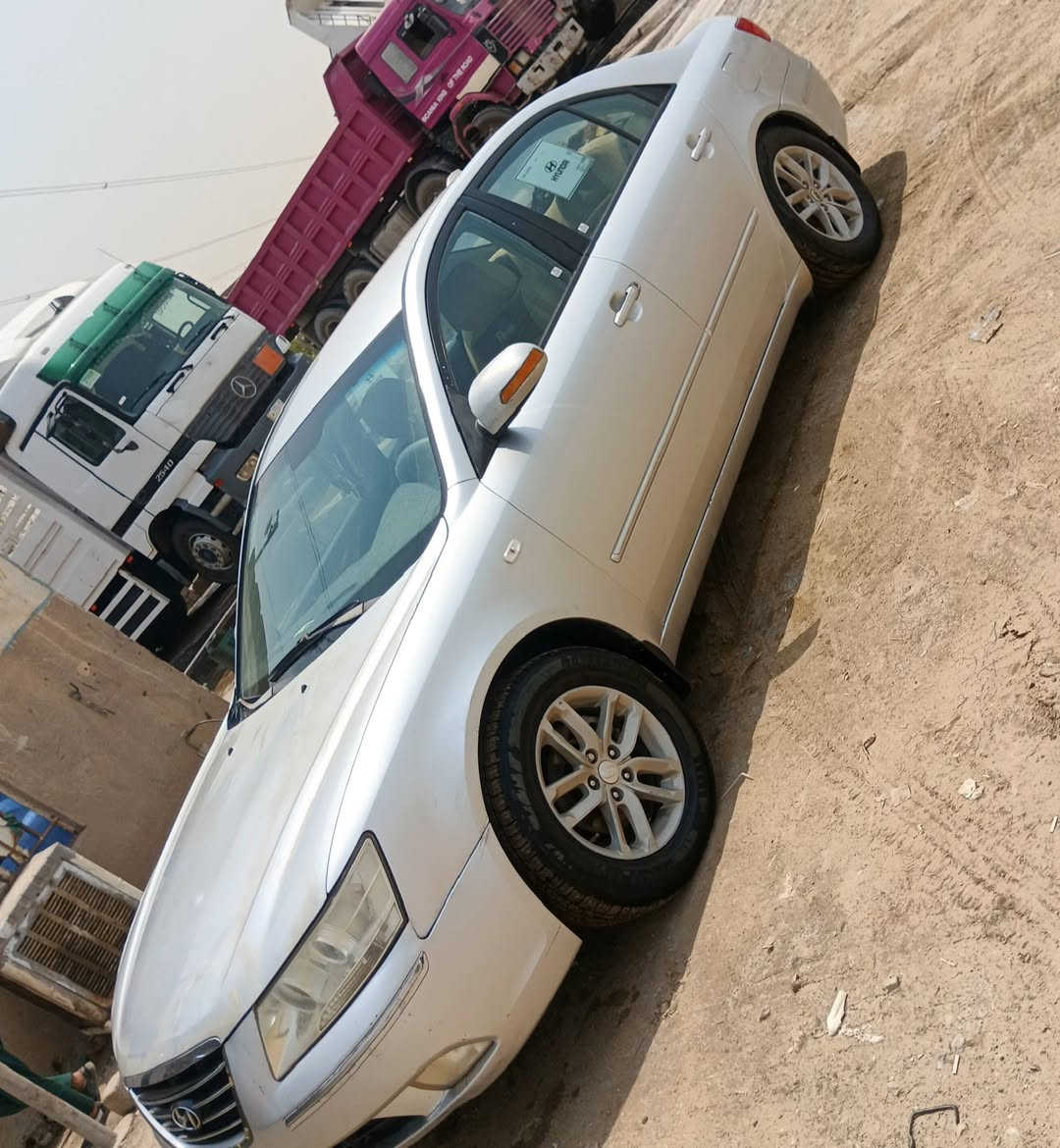 السلام عليكم من رخصت الادمن سوناتا موديل 2008 للبيع بسمي تحويل ثاني يوم سنويه 27 سياره خير من الله صدر امامي و خلفي جديد فول مواصفات بس من عده الفتحه تخم تاير راديتر جديده باتري جديد كهربائيات كلهه شقاله العنوان بغداد جسر ديالى طريق النهروان الاتصال على الرقم ***********
