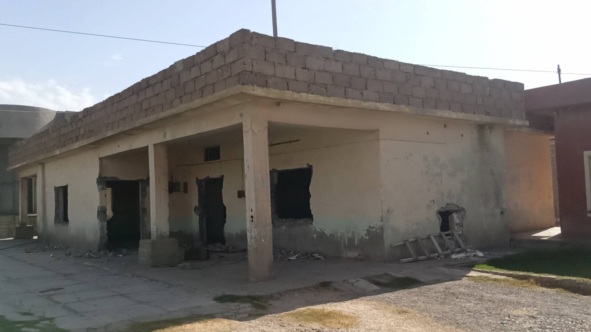 السلام عليكم
السلام عليكم مطلوب كادر تفليش بيوت
عندي هذا البيت اريد افلشو
مكاني الشرقاط قرية شكرا 
الي يحب يشتغل يتصل 

***********
