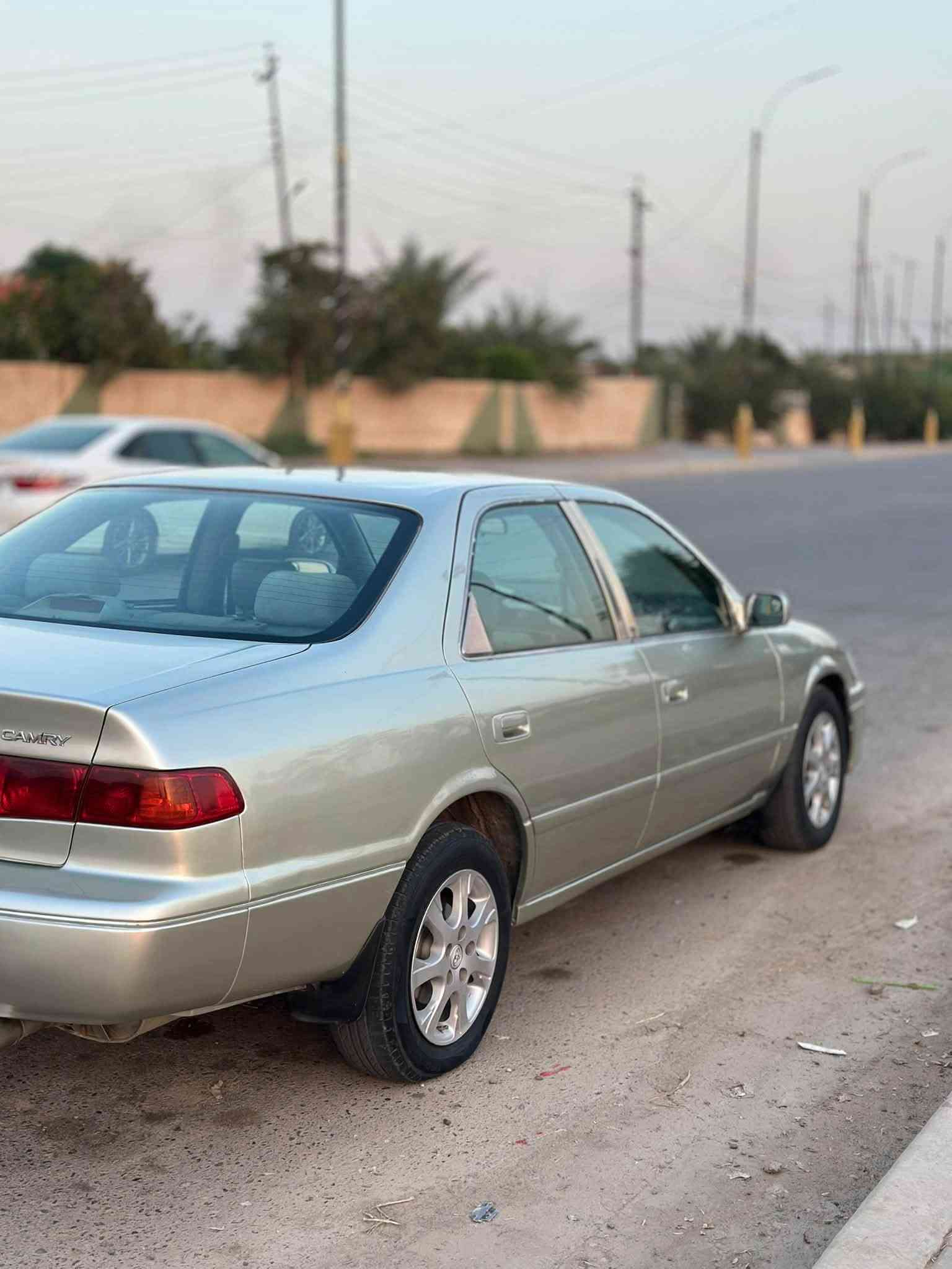 السلام عليكم
كامري 2000 رقم بغداد دولي 

وارد امريكي بدون حادث فقط مصبوغه أثر جراد 

محرك 2200 ابو الكف المرغوب گير تبريد خير من الله 

الرقم ***********

#مكلف_بالنشر
