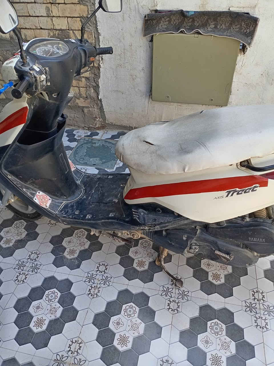 ماطور ياباني بريز للبيع السعر ٣٧٥ الف وبي مجال مكاني الرمادي شارع ٦٠ خلف سكه القطار وهذا رقمي ***********
