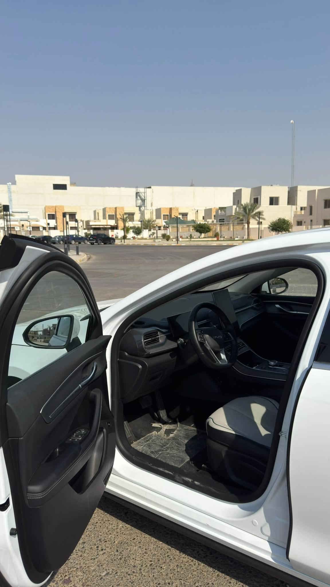 السلام عليكم
اخوان المايعرف بأسعارهن لا يعلق رجاء چيك سعر الزيرو وتعال عامل 
بي واي دي دستروير 2025
فول مواصفات ومكفولة كفالة عامة ماشية ٩ الف
السيارة فتحة سقف ويل كروم ومواصفاتها معروفة
رقم بغداد شرط التحويل والغرامات 
السعر 140$ 
مكانها تكريت مجمع بيتي السكني 
للاستفسار على الخاص او الاتصال ***********
