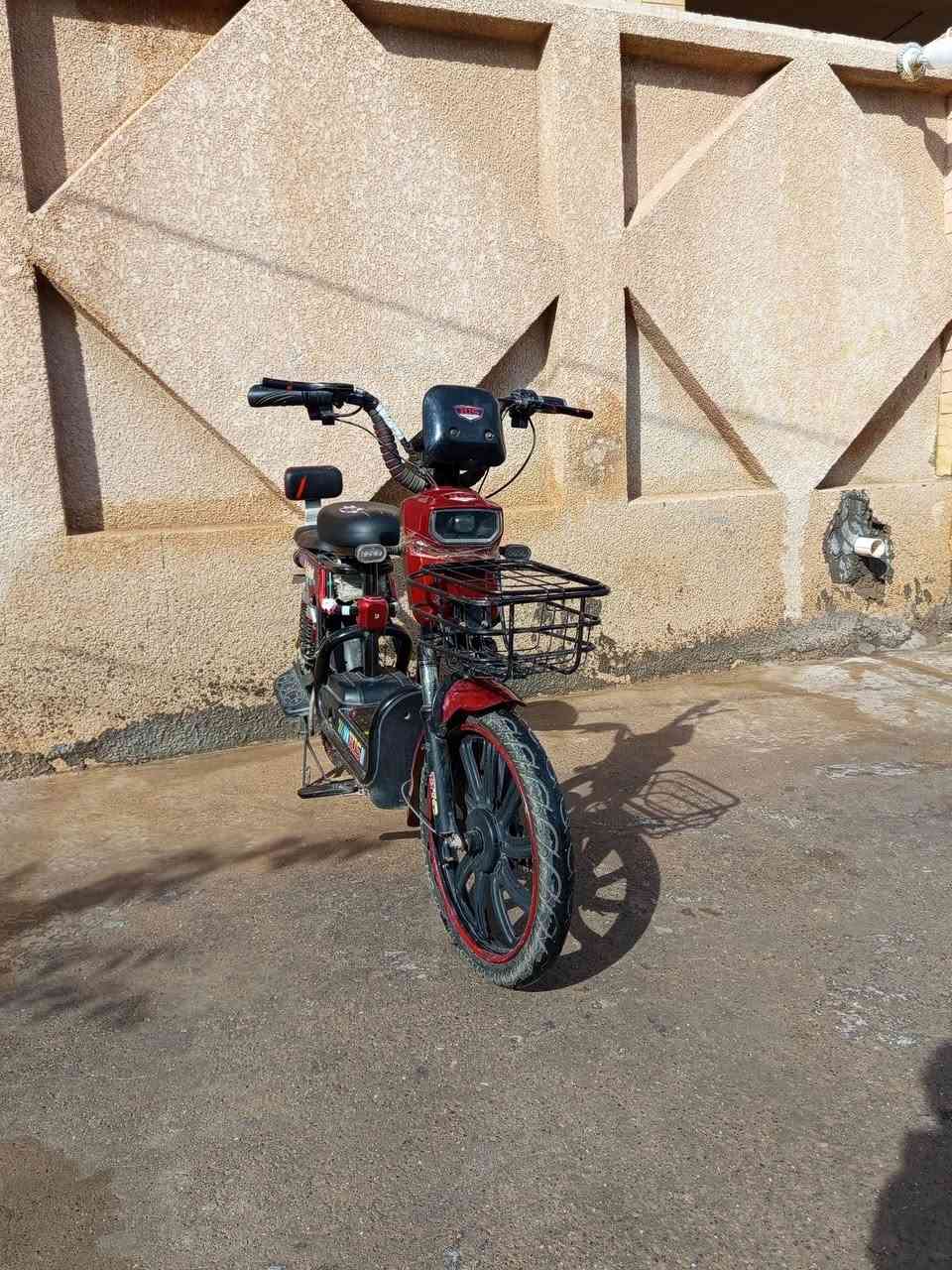 شحن • ٤بطاريات • بلوتوث