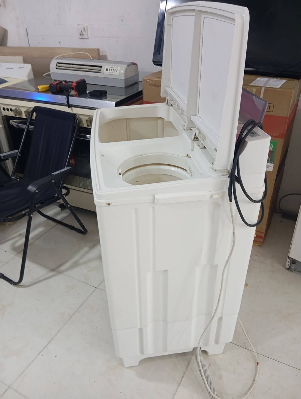 للبيع
غساله ملابس حوضين 
للوزن الثقيل 
الغسل /15كيلو
النشاف/ 9كيلو
فول نظافه استعمال كلش قليل 
هفلان شارع سيد طيب مجاور المسجد ***********
