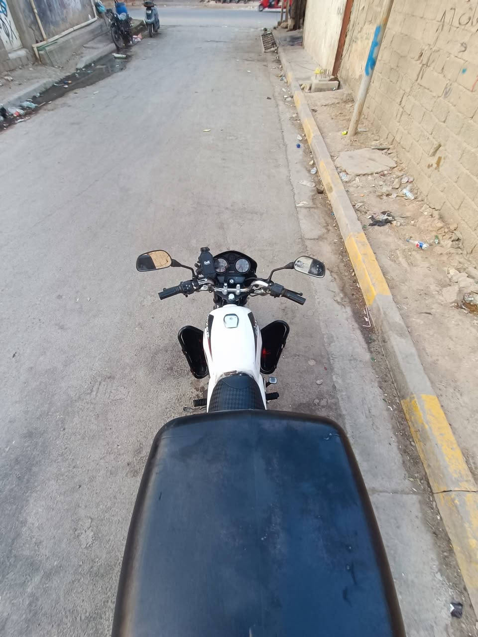 @للبيع بوكسر موديل 23 رقم وسمنويه
بسمي شرط لتحويل لدراجه خير من الله 
لسعر 2250 وبيه مجال مكاني حي اور
رقمي ***********
