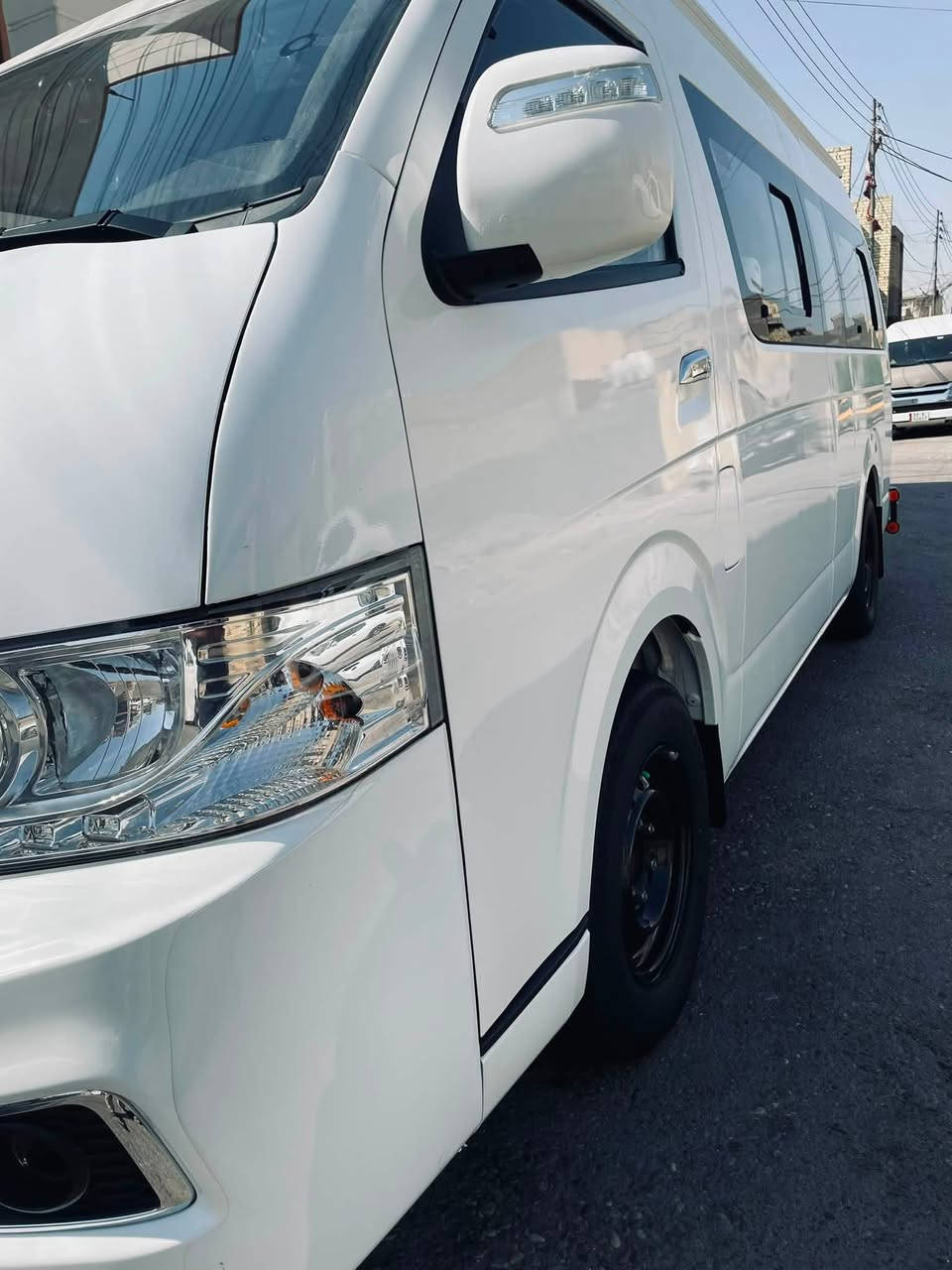السلام 🤝عليكم
كنك لونك 2026 سياره 🚎على وضع الشركه
ماشيه🚴 30 منضومه غاز 60باب كهربائي 🪬درع خلفي خام كشنات السياره جديده بمعنه الكلمه مصفره من كلشي ترقيم جديد خط وبحث جديد سعر خاص ☎️***********مكاني بغداد 🕹️

