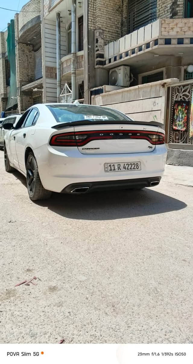 السلام  عليكم للبيع جارجر  ارتي ماكس فول موصفات مديل ١٧ حادثها دعاميه وبدنه والباقي السياره كفاله عامه قطره صبغ مابيها وبيه طخه بالباب الخلفي ع كد شبر صور الحادث موجود بل منشور السياره صدر جديد وياله جدد تايرات تبريد جديد السياره عليه منضومه غاز العنوان بغداد الدوره رقم ***********
