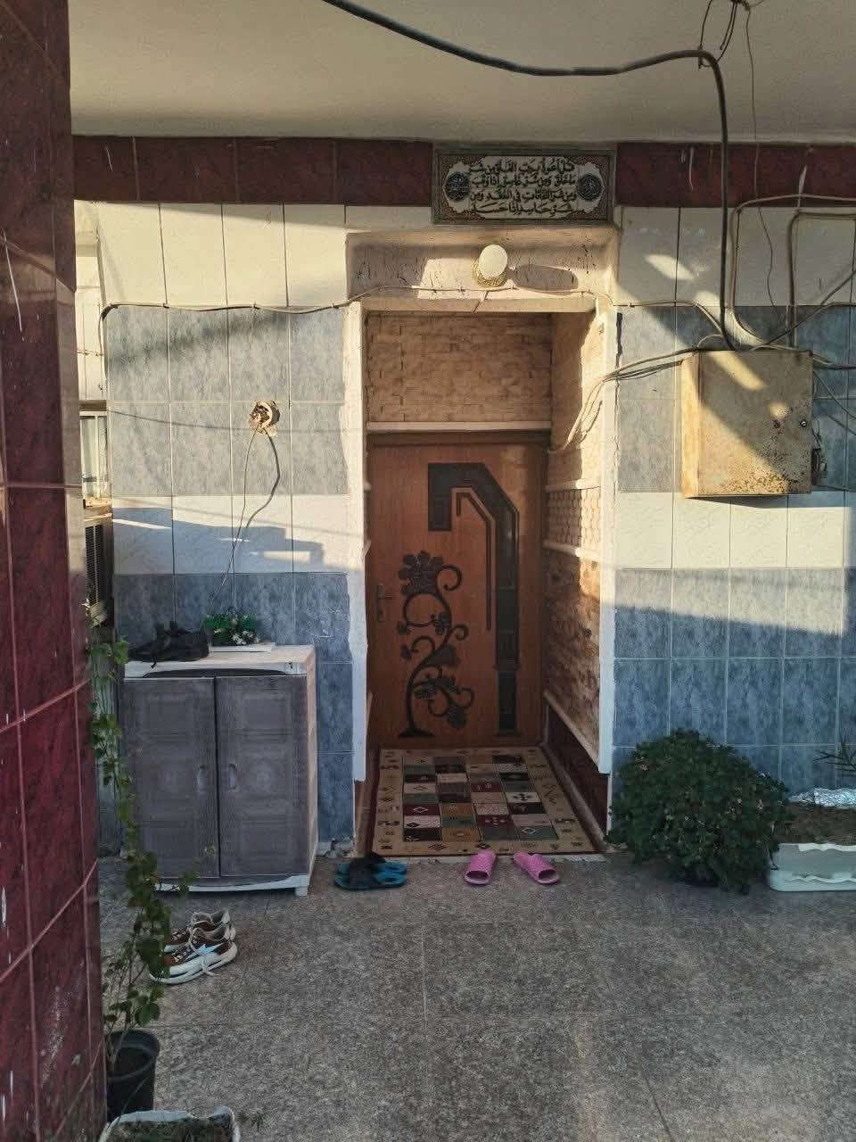🏡 بيت للبيع – حي الموظفين / المسيب
📄 طابو صرف
📐 المساحة: 300 م²
🏠 البيت يتكون من طابقين
✨ المحتويات:
 •5 غرف
 •2 مطبخ
 •استقبال
 •هول
 •مجمع صحيات
📌حديقة
  
💰 السعر على الخاص
📞 للتواصل: ***********
🏢 مكتب عقار أهالي المسيب
حي المعلمين الثالثة – قرب جامع محمد الجواد

