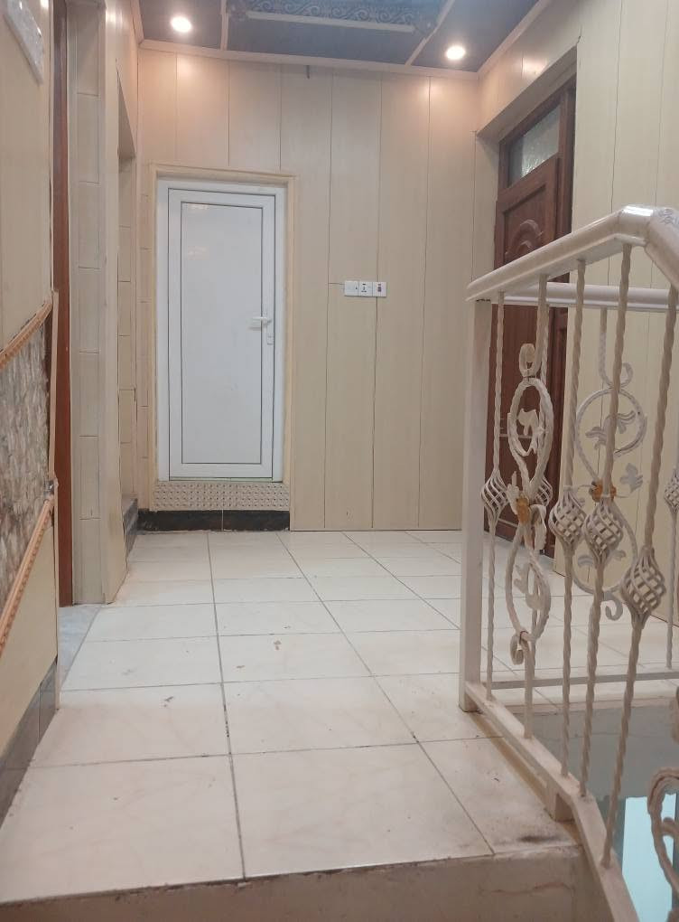 دار للبيع طابو زراعي سند 25 حي الطياره/شارع 25/الفرع المقابل لأسواق العائلة/المساحه 140 متر/الواجهه 10 متر/شارعه عريض 8متر/طابقين 3غرف نوم/مطبخ/هول/استقبال/كراج سياره/حمامات 2/للاستفسار الاتصال *********** حلة, بابل
