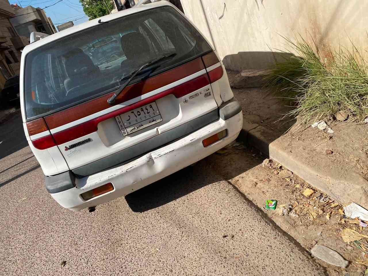 مسيو بيشي كرفان كير عادي
موديل 94.  المحرك 2000سنويه ساقطه 
قطره صبغ مابيها. 
ومحرك وكير كفاله 
التبريد نفص فقط غاز وعل ضمان  
تايرات عل صدر ادامه جيده للسياره مسوين 
سعرها 44 وبيها مجال بسيط للشراي 
***********
