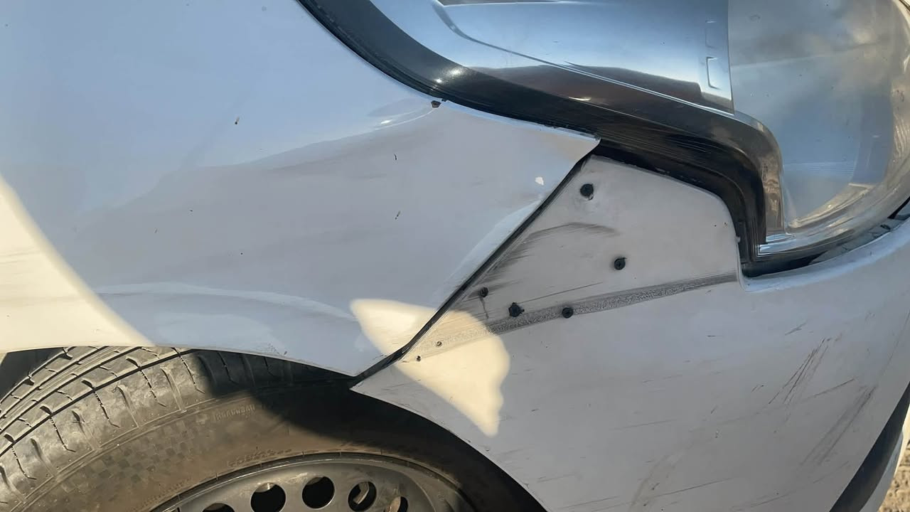 السلام عليكم
نيسان سني هندي 
موديل 2021
ماشية 120 
رقم بغداد باسمي 
مكفولة كفالة عامة 
عده هاي الضربة بالجاملغ الامامي 
سيارة جاهزه ونضيفه ومدوشمة وصدر وتايرات وباتري جديد ربع دينار متصرف
وبيها منضومة غاز
بغداد تاجي ***********
سعره ١٠٨ بيه مجال
