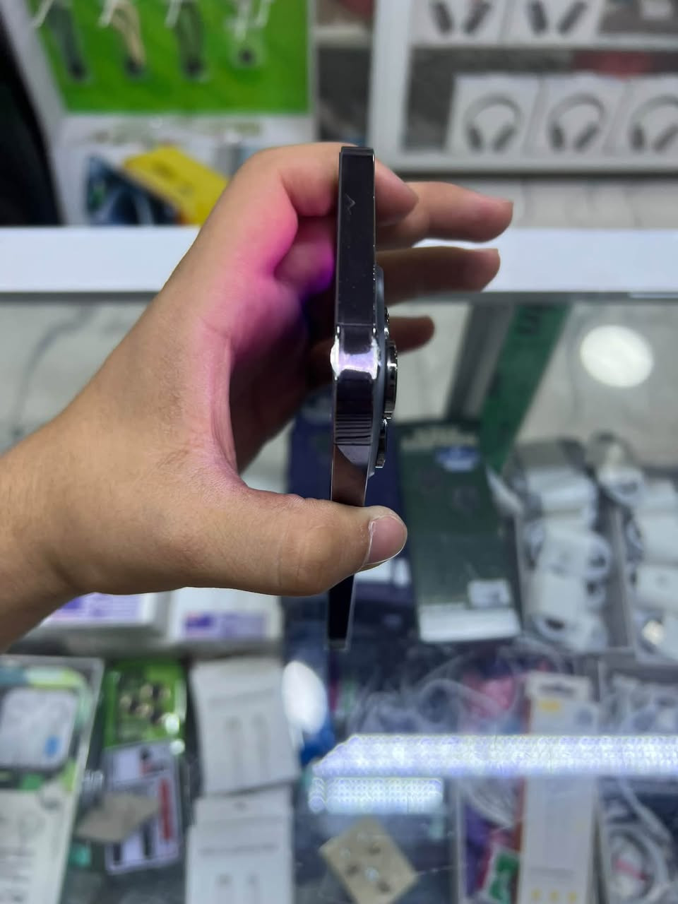 السلام عليكم للبيع ايفون14برو ماكس ذاكره 128بطاريه مبدلى اصليى 100 فقط هاذي الطخه بل شاصي من فوك ال
سعر650الف***********
