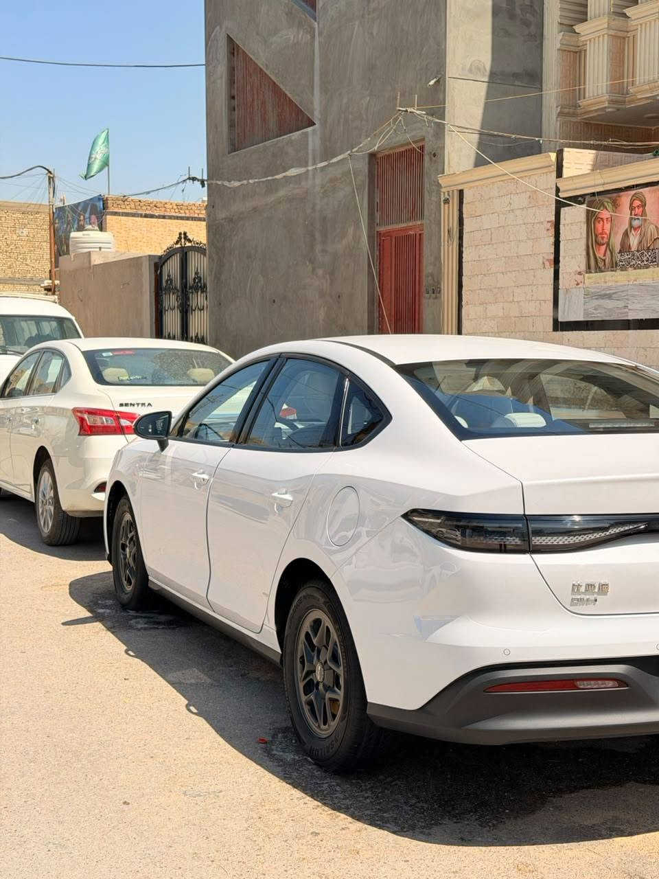 سلام عليكم BYD سيل 5   2025
السياره مكفوله بعدها على وضع الشركة 
مكفوله من صبغ وتبديل وحالوب وبارد وPDR
كل ملحقات موجودة 
ماشيه 4000 ألف 
العنوان بغداد بلديات
الرقم ***********
