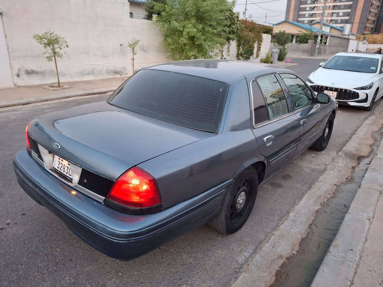 سلام عليكم اخوان.. فورد كراون فكتوريا وارد امريكي 2007 بوليسي فدرالي شوته كبيره 80 ملم كاردن المنيوم اكسل كبير 3.27 تخلف عن مالات المزاد و الوارد خليجي مصبوغه عام لان الفكتوريا صبغها البلادي يوكع سياره جاهزه من كلشي شرط ترايك 220 سياره نقصها فقط abs ..
.. مبدل ضفيره و عقل
.. داينمو جديد اصلي وكاله 200 امبير
.. قايش جديد وكاله
..نوزل جديد وكاله
.. بلكات جديد وكاله
.. كويل جديد وكاله
.. ولف حماوه جديد وكاله
.. السياره كلوب سيرفس ما بيها
.. تبريد ثلج جاهزه من كلشي داخل المكينه شرط فافون
.. مثبت سرعه شغال 
.. مبدل دهن كير و فلتر موتركرافت
.. صدر امامي جديد و خلفي أيضاً
.. دسكات امامي وخلفي وكاله موتوركرافت
.. فلنجات الاماميه رياضيه
.. مبدل دهن البريك كامل
.. مبدل دهن البور كامل

مكاني اربيل و السياره بأسمي مشروع وطني السعر 90 ورقه و بيها مجال بسيط.. و رجاءاً الي ما عاجبه السعر انت ع راسي والله اعبر المنشور خل يولي 
*********** واتساب
