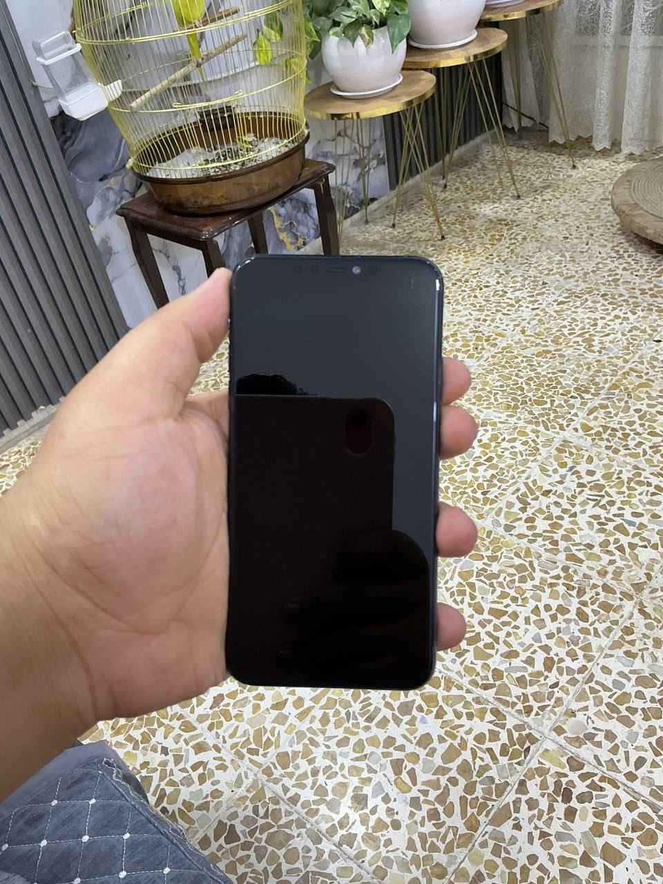 سلام عليكم 
iPhone 11 Pro Max
ذاكرة 256
بطارية 100
مبدل شاشة GX
فيس ايدي شغال 
جهاز نضيف كدام العين 
تك سيم
السماعة الداخلية واكفة تريد اني اصلحها تريد انتا تصلحها ما عندي اي اشكال 
سعر 260 وبي مجال 
استفسار اكثر اتصل 
*********** 
مكاني موصل ايسر

