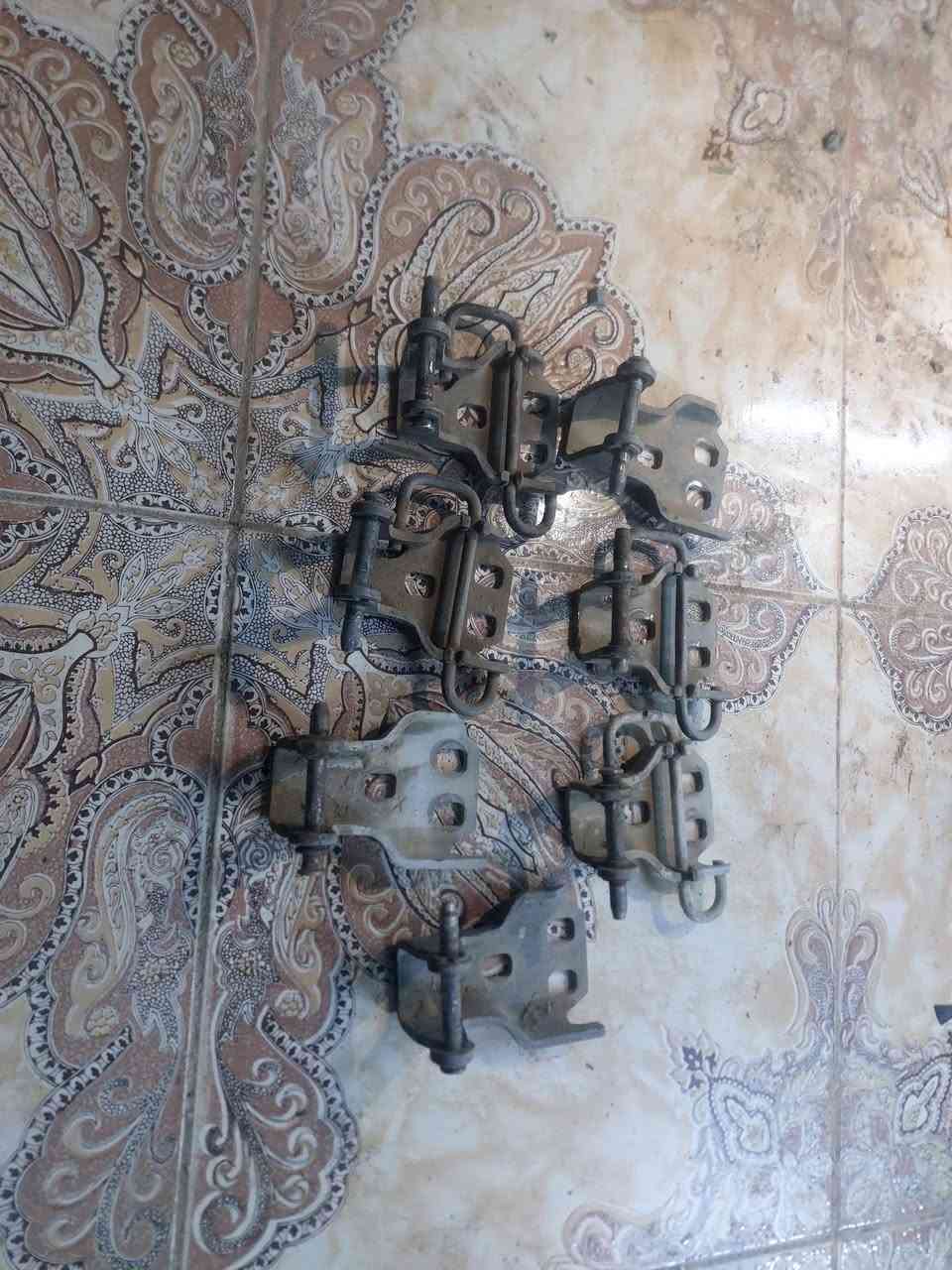 السلام عليكم.  نرمادة باب السائق والسكن لسيارات كلايزر7راكب موديلات 91_95. كما يوجد توصيل لجميع محافظات العراق وتساب او اتصال 0770762
