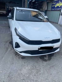كيا k3 موديل 22 رقم سليمانيه سيارة اخذتها زيرو ع ايدي ماشيه 65 الف محر...