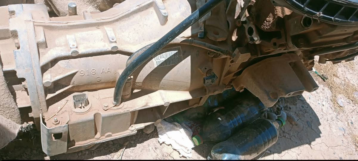 السلام عليكم 
گير ومحرك أوباما مثل ما موضح بالصوره كامل تفرعاته بقية التفرعات موجوده مثل داينمو سلف كمبريسر كلهن موجودات المحرك بي بگن فقط الگير شغال سعر 300 قفل مكاني صلاح الدين الشرقاط موشراي لاتبزعني ***********
