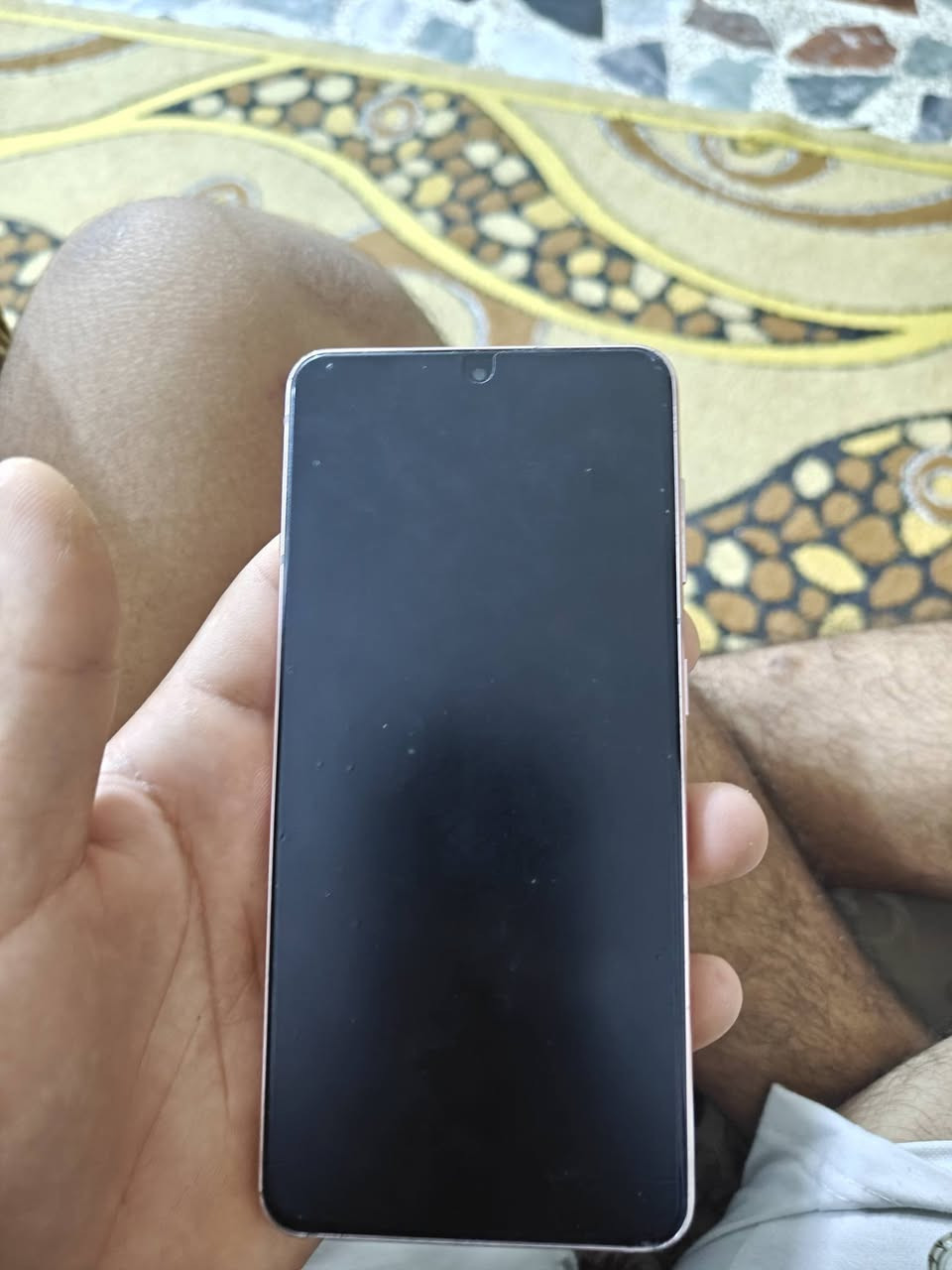 سلام عليكم سامسونج s21 5gمكفول كفاله عامه بدون ملحقات ذاكره 128جهاز كامل ع اخير حبايه كامره نضام معالج 
سعر خاص  مكاني كوت انوار صدر رقم ***********

