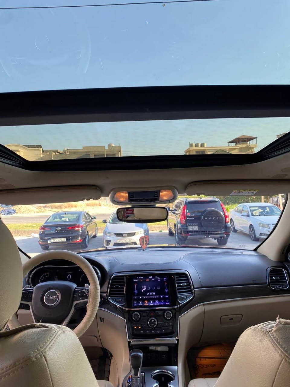 للبيع جيب جراند شيروكي Overland 2019 خليجي فل كامل السعر 235

السيارة نظيفة جداً وجاهزة من كل النواحي

خليجي 2 قطعة صبغ  بدون دواخل 

للاستفسار والتواصل ***********

وارد خليجي

فئة Overland أعلى

محرك 6 سلندر قوي وعملي

دفع رباعي

بانوراما مزدوجة

داخلية جلد فاخر

تبريد وتسخين مقاعد

تدفئة سكان

شاشة كبيرة + CarPlay

كامرات 360 + حساسات

رادار + لانة + نقاط عمياء

تشغيل بصمة + ريموت ستارت

باب خلفي كهربائي

تعليق هوائي

ميموري مقاعد

إنارة داخلية مميزة

فول رادار توقف ذاتي نقاط عمياء.      جیپ. گراند شیرۆکی ئۆڤەرلاند ٢٠١٩ قەپات مواسەفات. ناو زەرد سوکان هیتەر کوشین جلد و کارەبای سارد و گەرم شاشە گەورە. پانۆراما.    لایت. لید بلاجکتۆر حەساس رادار. جەگ بەرز و نزم دەبێت. سفری شەریکە هەولێر. چاملغ و نیو دەرکە سبوغە بە ٢ پارچە دەفرۆشم أربيل, العراق

