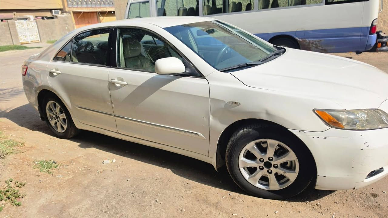 للبيع
كامري 2008 خليجي GLX
محرك 4سلندر 2400 
ماشية ١٧٧ الف كم
داخل صاج 
تخم تايرات
هزه +سنويه +رقم =جديد  
 المكان بغداد 
سعر: عشرة آلاف دولار 
 ***********
