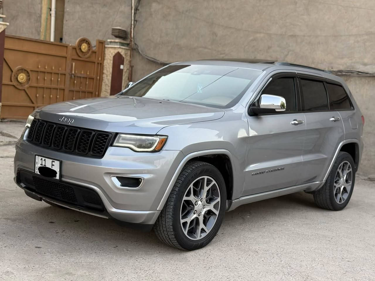 للبيع فقط 🔥

☎️ *********** السعر 168 مجال بسيط بيع فقط

🚘 جيب أمريكي لمتد موديل 2019
     اصل رقم بغداد بأسمي 
✨  سيارة جديدة كير مكينه كفاله برغي ممفتوح بيهن ميكانيك كهربائيات جاهزه من كلشي حجر صالنصه موجود بدون اي نواقص 

✅ فول المواصفات 1/1
✅ فور ويل 

🔹 محرك V6 3600
🔹 رقم بغداد الجديد 
🔹 بانوراما
🔹 شاشة كبيرة
🔹 رادارات جانبية 
🔹 حساسات خلفية
🔹 كشنات جلد كهربائية
🔹 صندوق كهربائي
🔹 ستيرن كهرباء مع خزن ميموري كشنات 
🔹 تبريد مقعدين

📝 السيارة بيها أربع قطع صبغ ثنين مال حادث أمريكا وثنين هنا نصبغن بل عراق أثر ضرر بسيط
ملاحضه الشواصي بيهن تصليح بسيط سبب حادث أمريكا بدون كص صور الحادث ول سونار ول تفاصيل كامله بل منشور 

✨ باقي مواصفات فئة المتد المعروفة. بيع فقط 

📍 مكان السيارة: بغداد – الدوره الزيتون قرب الصحه بغداد, العراق

