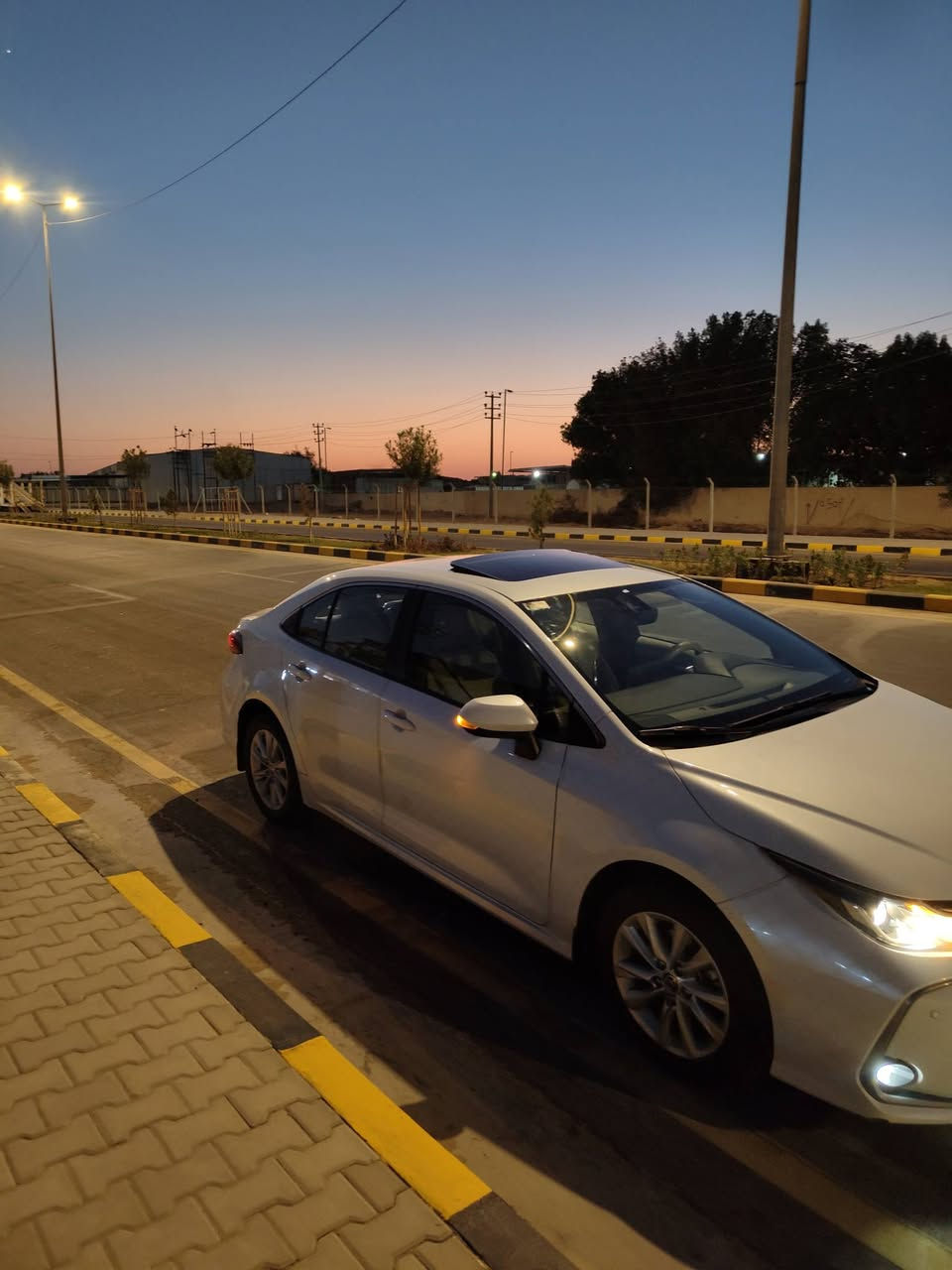 السلام عليكم كورلا موديل 2023 فول مواصفات سازز وكاله كفاله السياره السعر 170وبيها مجال بسيط مكاني النجف الاشرف الرقم ***********
