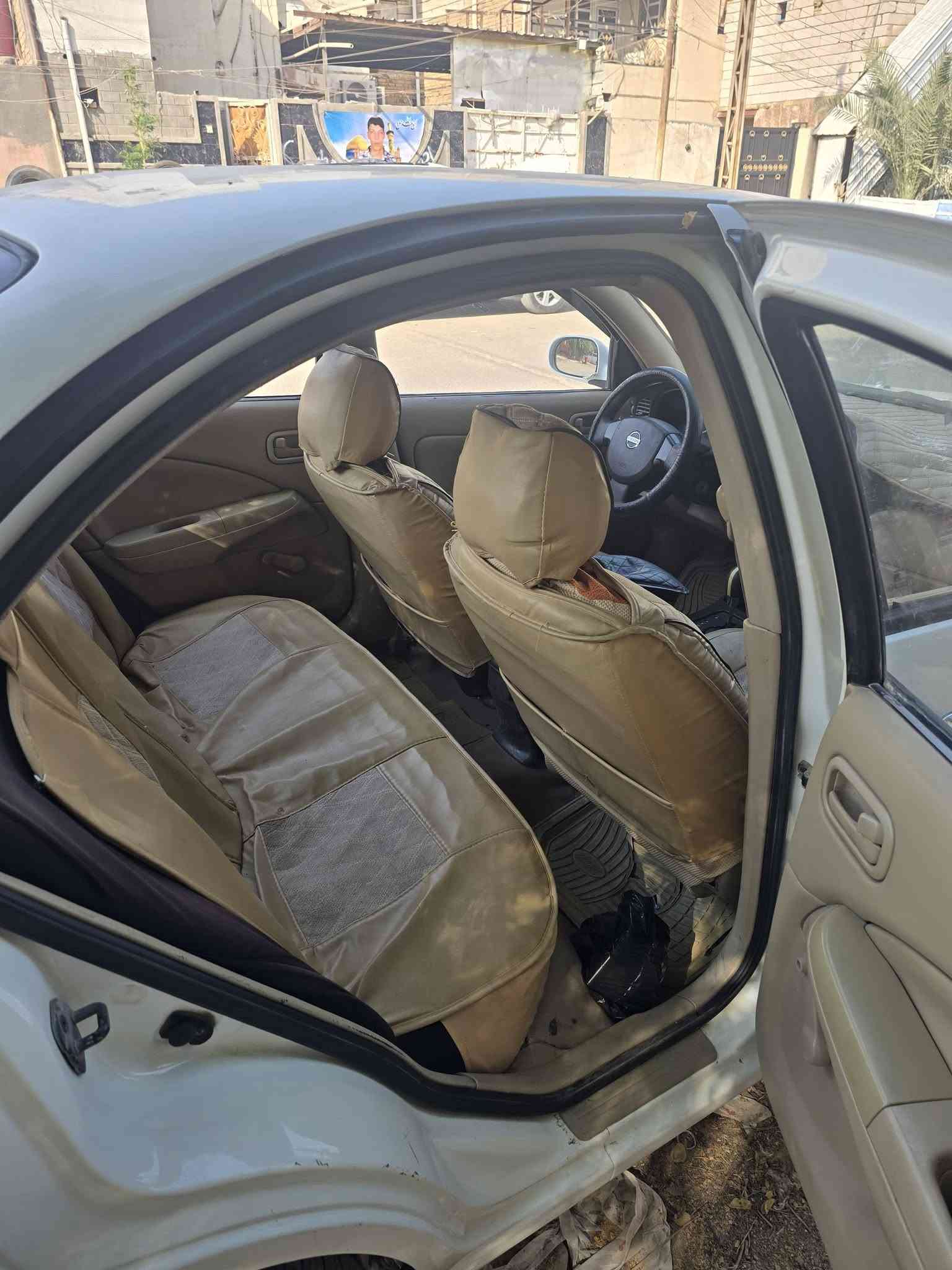 سلام عليكم نيسان سني ٢٠١٢ باسمي جاهزه من كل شي تبريد مكينه كير حداديه مكفوله من ضربه وتبديل بيها بارد صبق باب بدون ضرر سعر ٩٠ مكاني ناصريه  ***********
