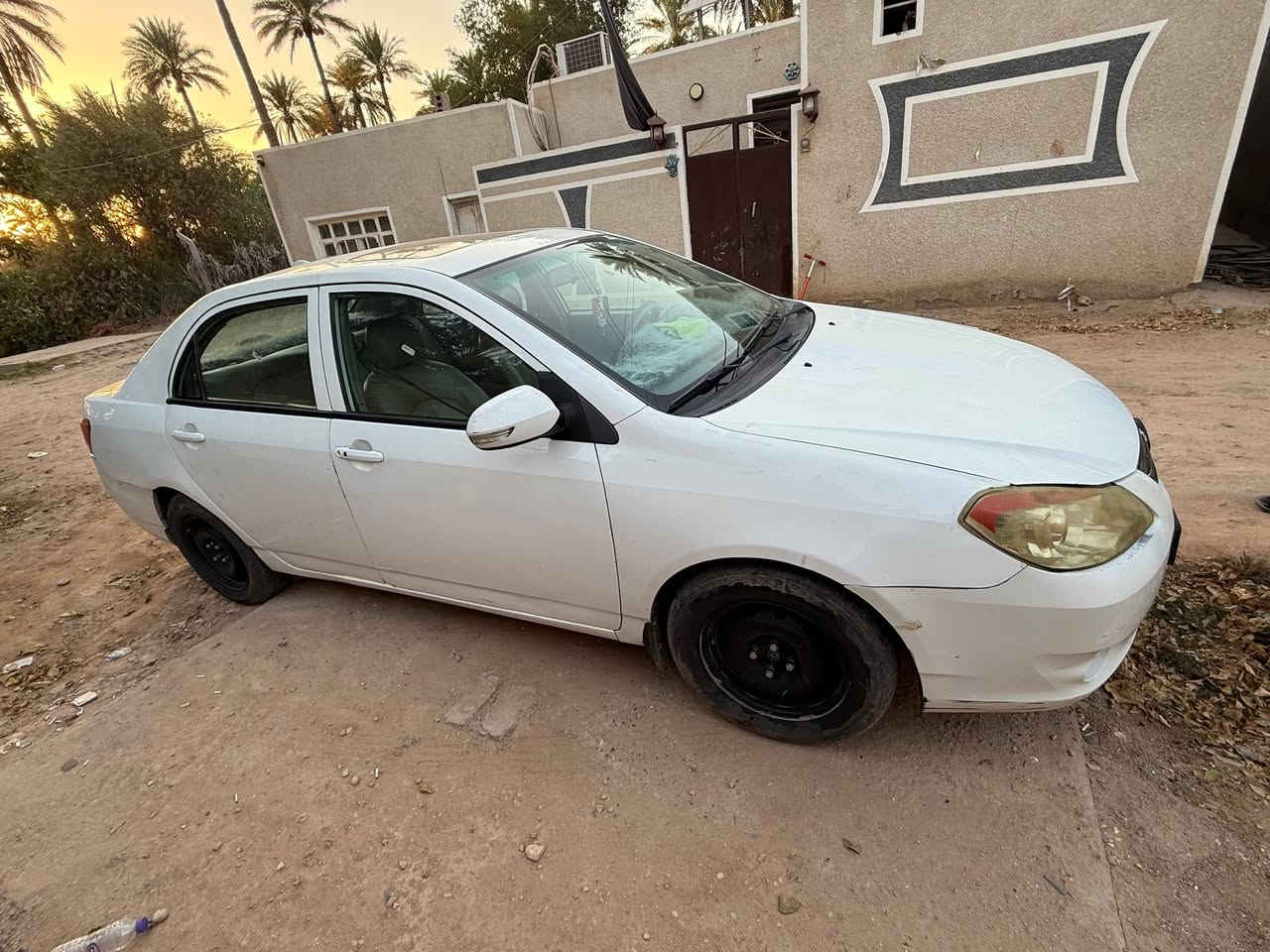 سياره BYD موديل 2023//G3
سنويه لل30 مداور ثاني يوم 
كير مكينه حداديه تبريد فول
1.فتحه
2.بصمه
3.كشنات جلد
4 كهربائيات كله شغال
5.شاشه
6.اشاير بالمري 
 بيه طخه بالدعاميه الوره 
السعر 42 وبيه مجال حك الجيه السياره خير من الله ترايك وين ما تريد
*********** واتس و اتصال 
والخاص موجود
