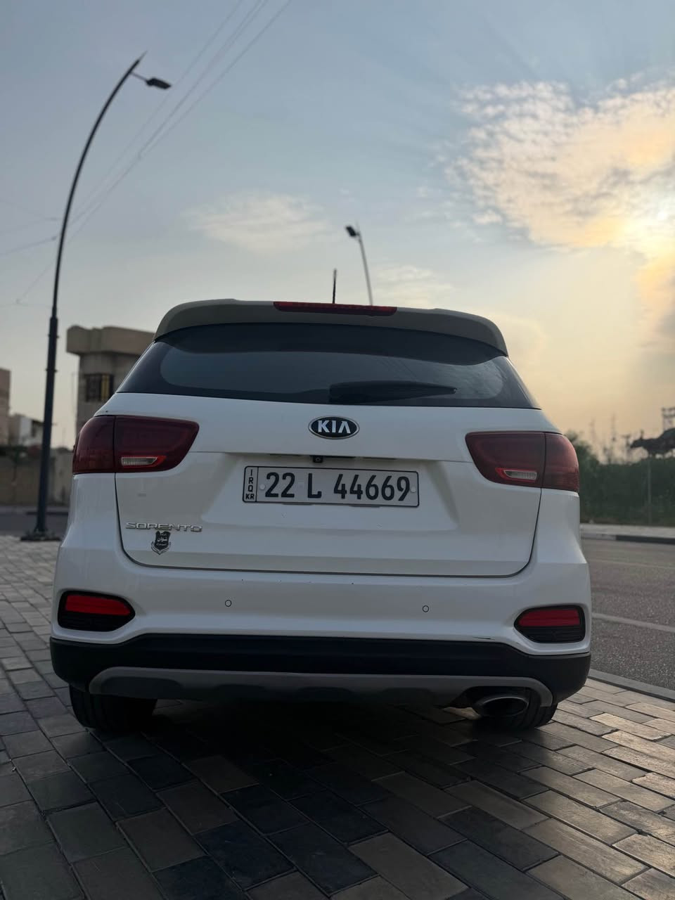 � للبيع كيا سورينتو 2019 خليجي 

🚘 موديل 2019 – 7 راكب
🔹 مكينة 2400
🔹 رقم أربيل
🔹 السيارة باسمي
🔹 كفالة عام
🔹 وارد خليجي
🔹 السيارة بيها ، دحجه بسيطه بالباب الخلفي السياره ماشيه 108 الف 
السعر 215 $
البصره دور ضباط 
*********** البصرة, العراق
